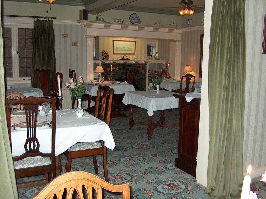 Crossways House Bed And Breakfast Ист-Каус Экстерьер фото